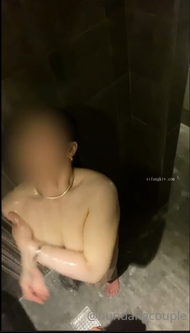 国产AV 皇家华人 RAS0157 偷窥长腿教师更衣却被淫荡惩罚 无套插入处男学生 娃娃